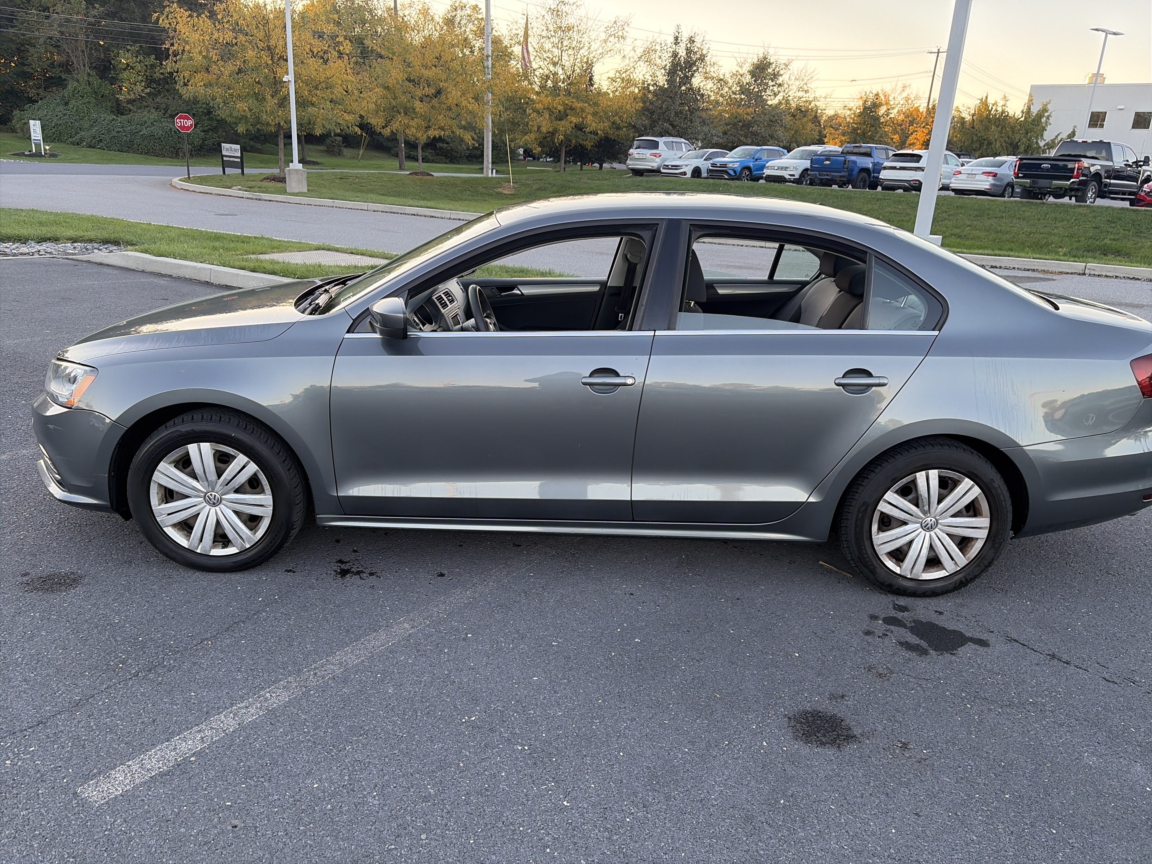 Used 2017 Volkswagen Jetta S FWD image 6