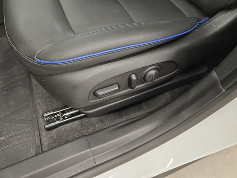 Used 2025 Buick Envista Sport Touring w/ Convenience I Package FWD image 36