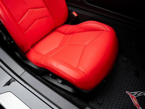 Used 2025 Chevrolet Corvette Stingray Convertible w/ 1LT image 66