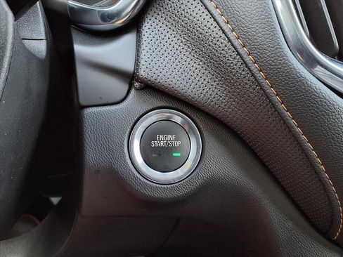 Used 2022 Chevrolet Equinox Premier w/ Redline Edition image 26