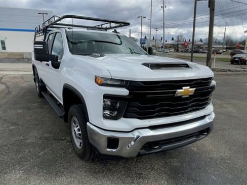 Used 2024 Chevrolet Silverado 2500 W/T w/ WT Convenience Package image 4