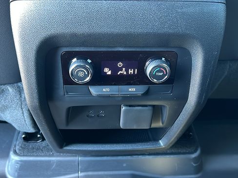 New 2026 Chevrolet Traverse Z71 w/ Enhanced Driving Package image 16