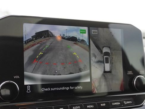 Used 2023 Nissan Pathfinder Platinum w/ Cargo Package image 25