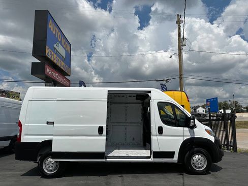 Used 2023 RAM ProMaster 2500 image 4
