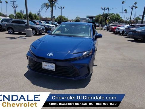 Used 2025 Toyota Camry LE FWD image 4