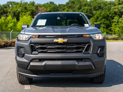 Used 2026 Chevrolet Colorado W/T w/ WT Custom Package RWD image 2