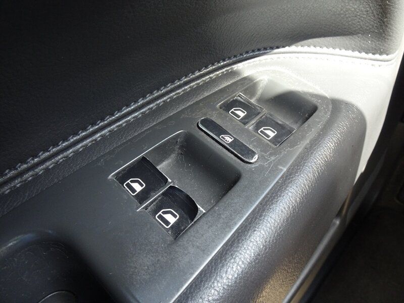 Used 2004 Volkswagen Touareg V6 AWD/4WD image 18