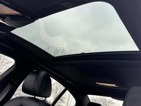 Used 2017 BMW 540i xDrive image 29