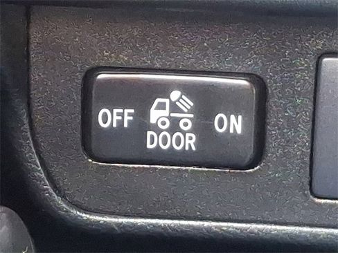 Used 2020 Toyota Tacoma TRD Sport image 24