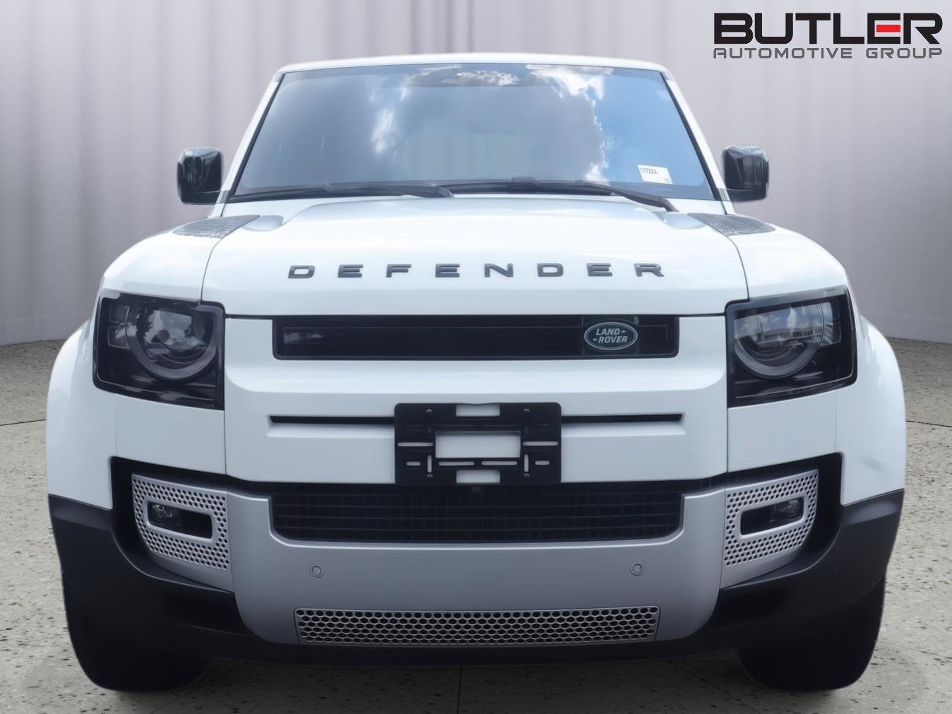Used 2020 Land Rover Defender 110 HSE AWD/4WD image 2