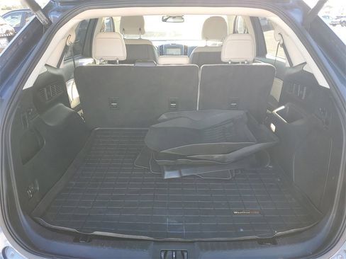 Used 2019 Ford Edge Titanium image 12