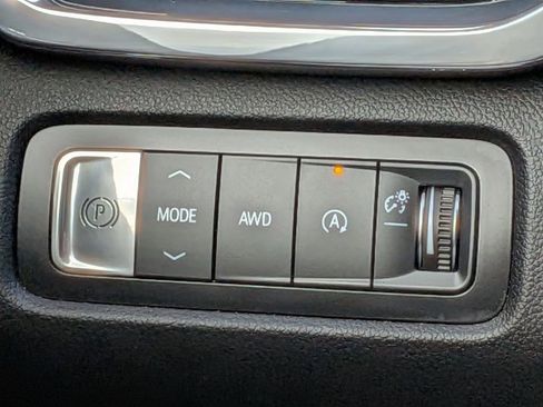 Used 2024 GMC Acadia Denali image 28