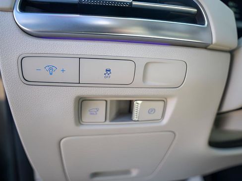 Used 2024 Hyundai Palisade Calligraphy image 24