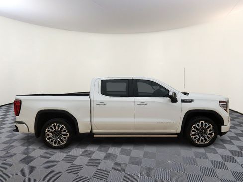 Used 2023 GMC Sierra 1500 Denali Ultimate AWD/4WD image 5