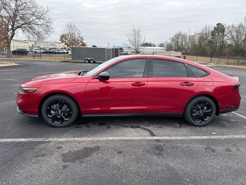 New 2025 Honda Accord SE image 4