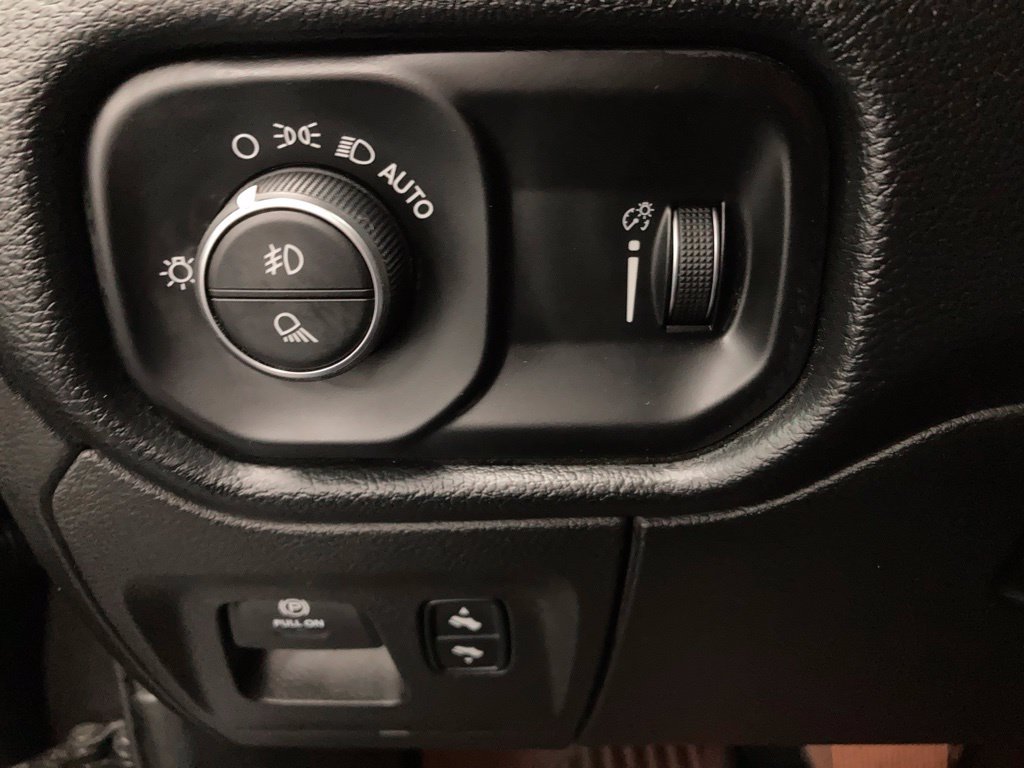 Used 2020 RAM 1500 Big Horn AWD/4WD image 34