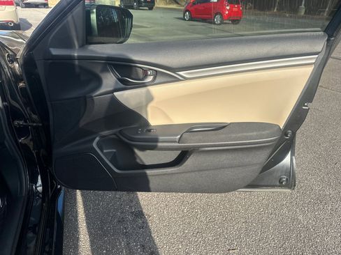 Used 2017 Honda Civic Sport image 14