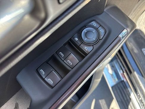 Used 2022 GMC Sierra 1500 SLT w/ SLT Convenience Package AWD/4WD image 27