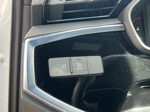 Used 2024 Audi Q3 2.0T Premium image 28