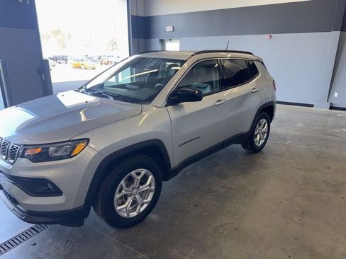 Certified 2024 Jeep Compass Latitude image 4