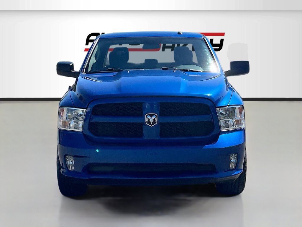 Used 2017 RAM 1500 Express RWD image 2