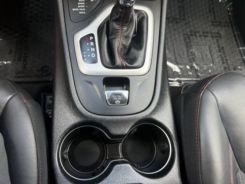 Used 2018 Jeep Cherokee Trailhawk w/ Comfort/Convenience Group AWD/4WD image 47