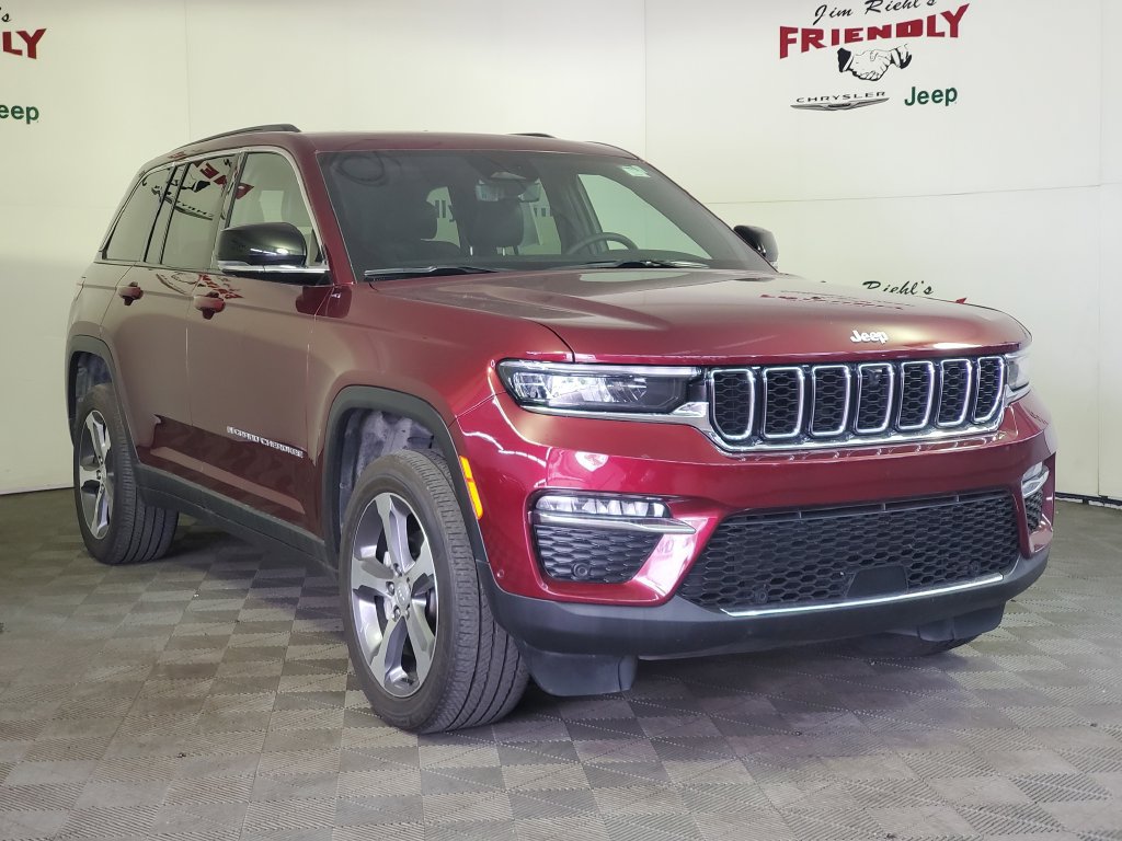Used 2024 Jeep Grand Cherokee Limited w/ Luxury Tech Group II AWD/4WD image 2