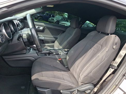 Used 2018 Ford Mustang Coupe RWD image 22