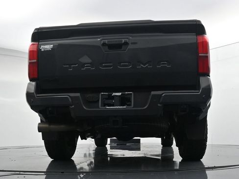 Used 2024 Toyota Tacoma TRD Off-Road w/ TRD Off Road Premium Package AWD/4WD image 21