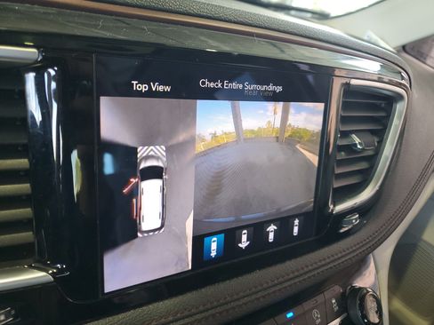 Used 2020 Chrysler Pacifica Limited w/ Advanced Safetytec Group FWD image 27