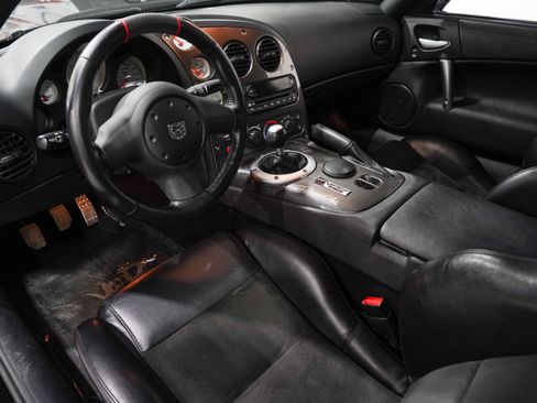 Used 2010 Dodge Viper ACR RWD image 2