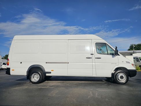 Used 2005 Dodge Sprinter 3500 w/ Cargo Group I RWD image 6
