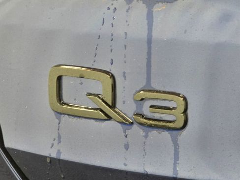 Used 2024 Audi Q3 2.0T Premium Plus image 31