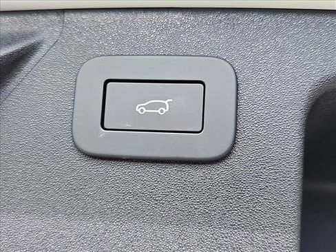 New 2025 Land Rover Discovery Sport S image 14