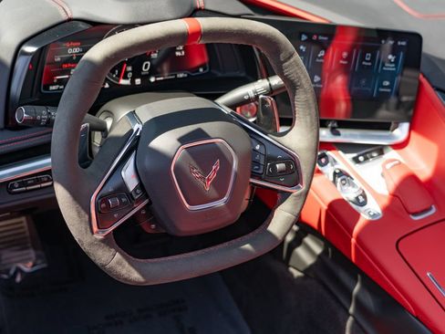 Used 2024 Chevrolet Corvette Stingray Preferred Cpe w/ Z51 Performance Package RWD image 19