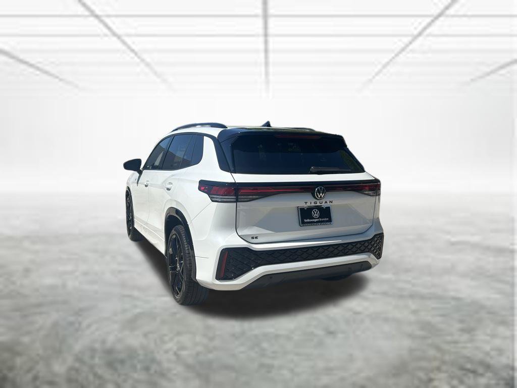 New 2026 Volkswagen Tiguan SE R-Line FWD image 4