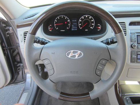 Used 2011 Hyundai Azera Limited FWD image 31