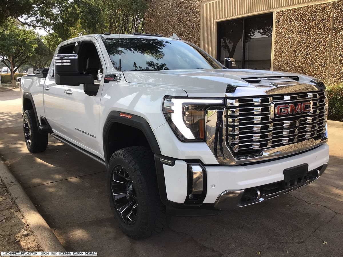 Used 2024 GMC Sierra 2500 Denali w/ Denali Reserve Package AWD/4WD image 4