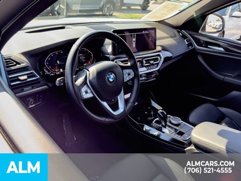 Used 2025 BMW X4 xDrive30i AWD/4WD image 9