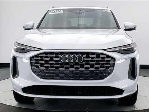 Used 2025 Audi Q5 Premium Plus w/ Premium Plus AWD/4WD image 8