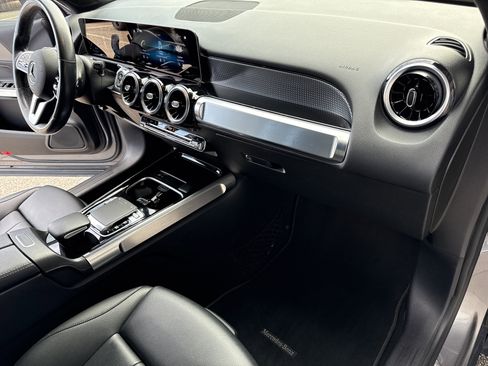 Certified 2020 Mercedes-Benz GLB 250 4MATIC image 16