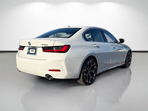 New 2026 BMW 330i Sedan w/ Premium Package image 3