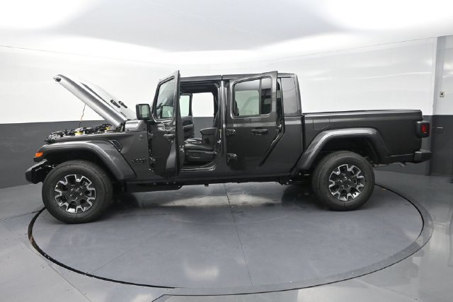 New 2026 Jeep Gladiator Sport AWD/4WD image 31