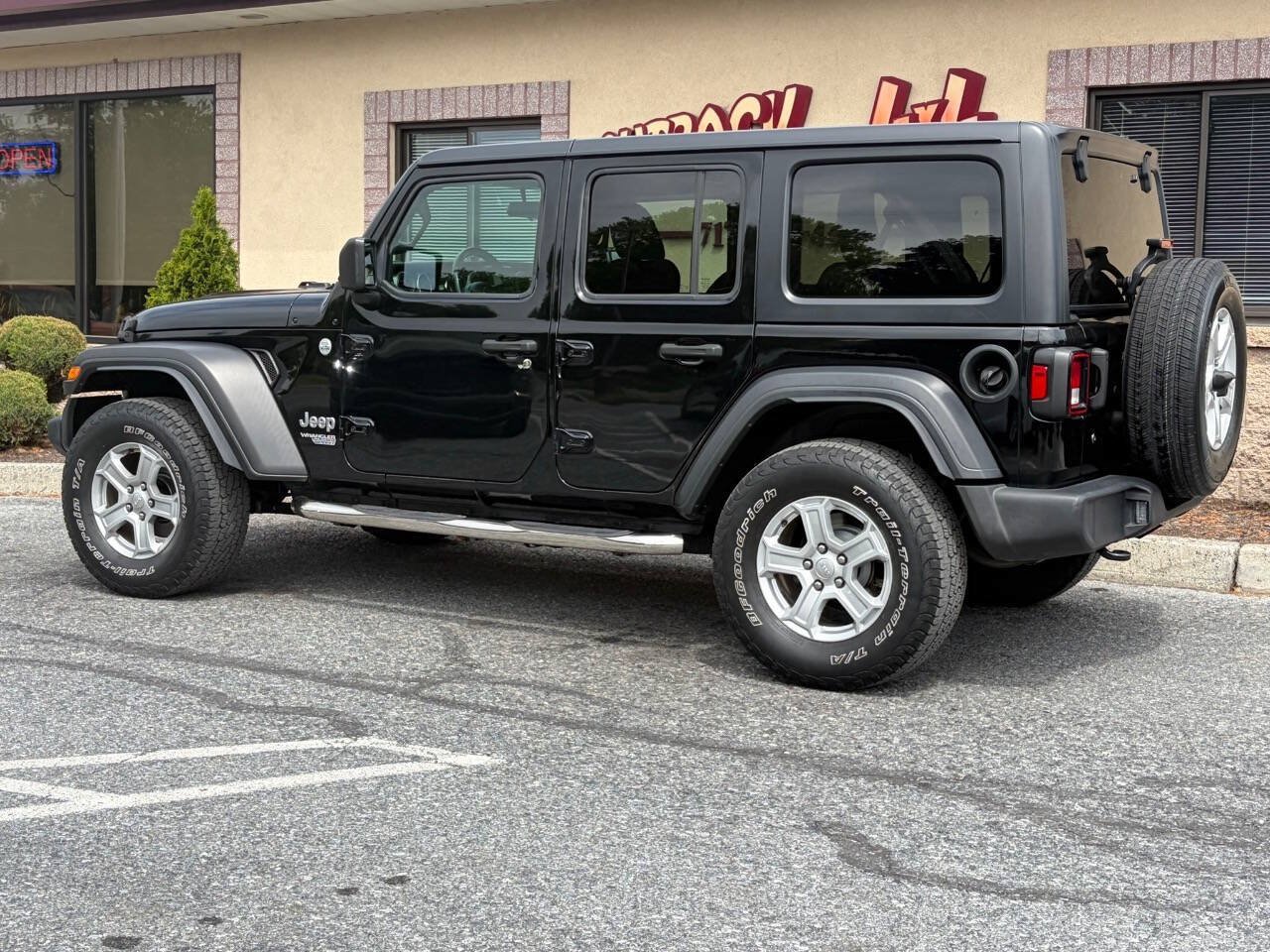 Used 2020 Jeep Wrangler Unlimited Sport S AWD/4WD image 5
