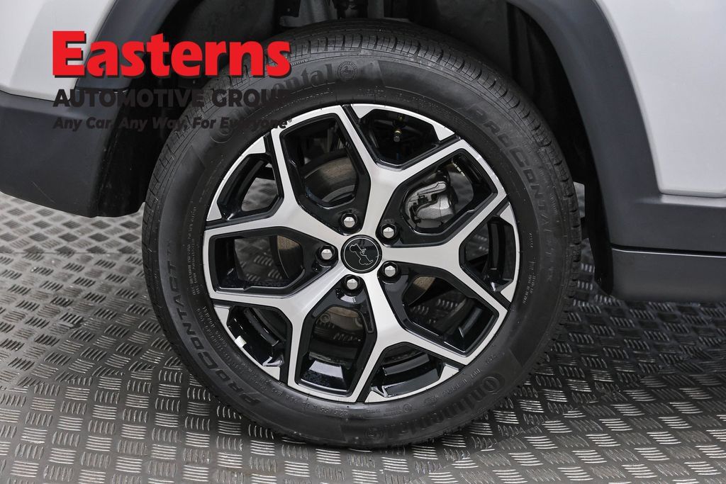 Used 2025 Jeep Compass Limited AWD/4WD image 30