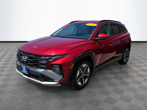 Used 2025 Hyundai Tucson SEL FWD image 3