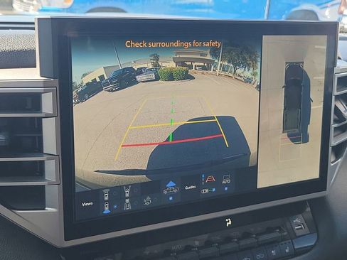 Used 2023 Toyota Tundra Limited image 28