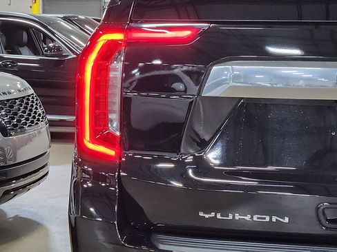 Used 2023 GMC Yukon Denali w/ Advanced Technology Package AWD/4WD image 20