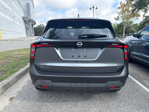 Used 2025 Nissan Kicks SV FWD image 10