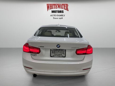 Used 2017 BMW 320i xDrive Sedan image 3